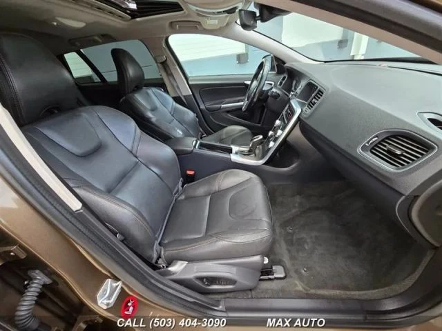 2016 Volvo V60 1st Gen - Image 19 of 21