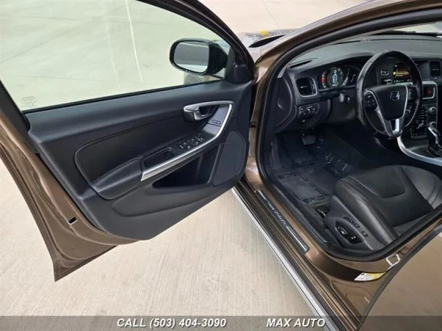 2016 Volvo V60 1st Gen - Image 10 of 21