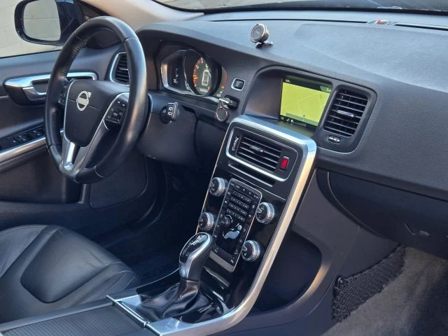 2016 Volvo V60 1st Gen - Image 23 of 31