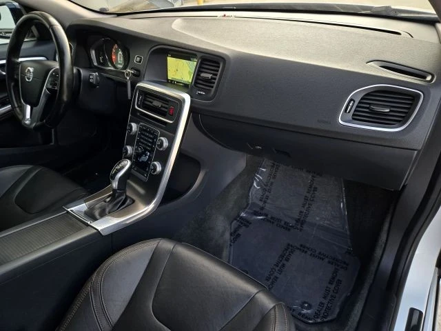 2016 Volvo V60 1st Gen - Image 2 of 31