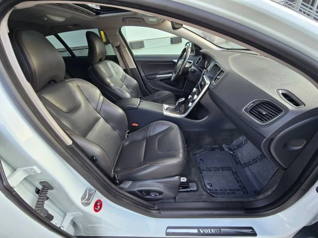 2016 Volvo V60 1st Gen - Image 20 of 31