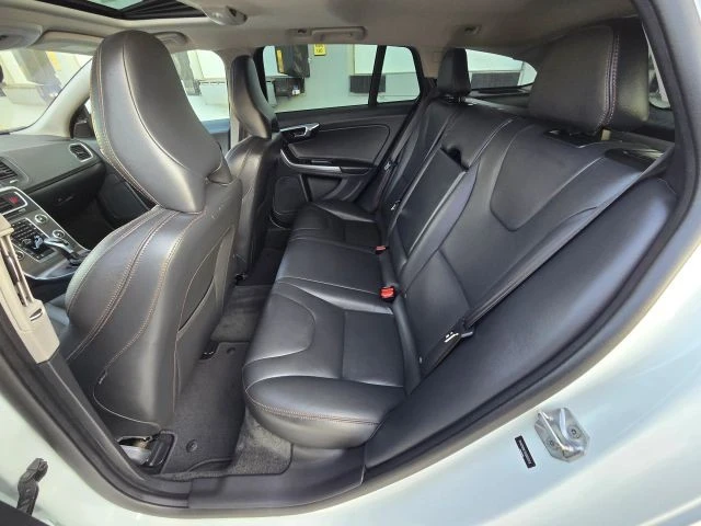 2016 Volvo V60 1st Gen - Image 15 of 31