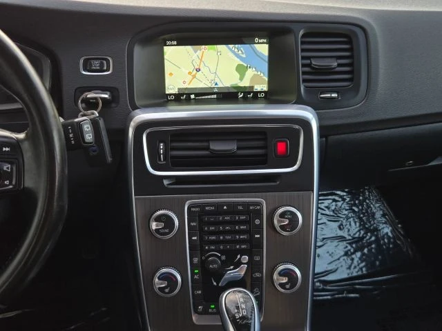 2016 Volvo V60 1st Gen - Image 26 of 31