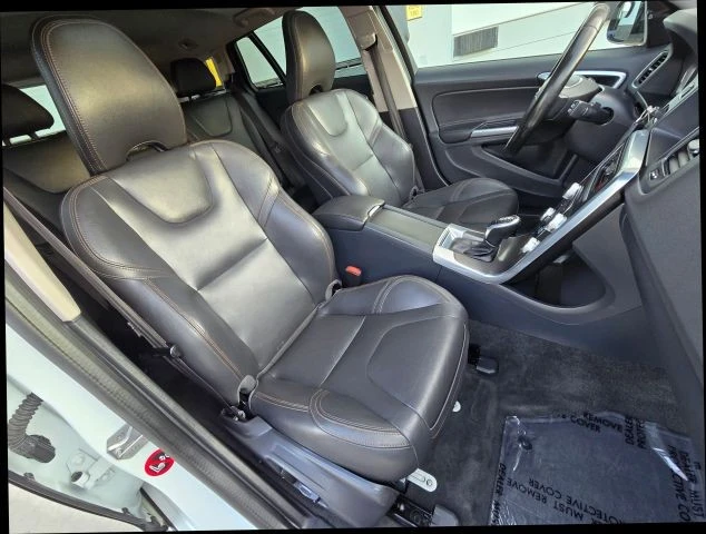 2016 Volvo V60 1st Gen - Image 21 of 31