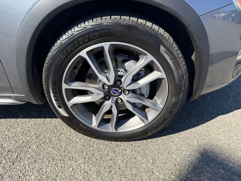 2016 Volvo V60 1st Gen - Image 9 of 12