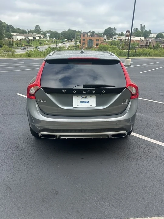 2016 Volvo V60 1st Gen - Image 4 of 15