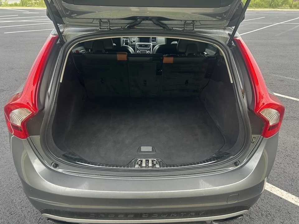 2016 Volvo V60 1st Gen - Image 11 of 15