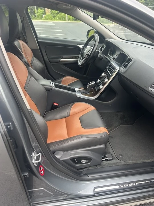 2016 Volvo V60 1st Gen - Image 10 of 15