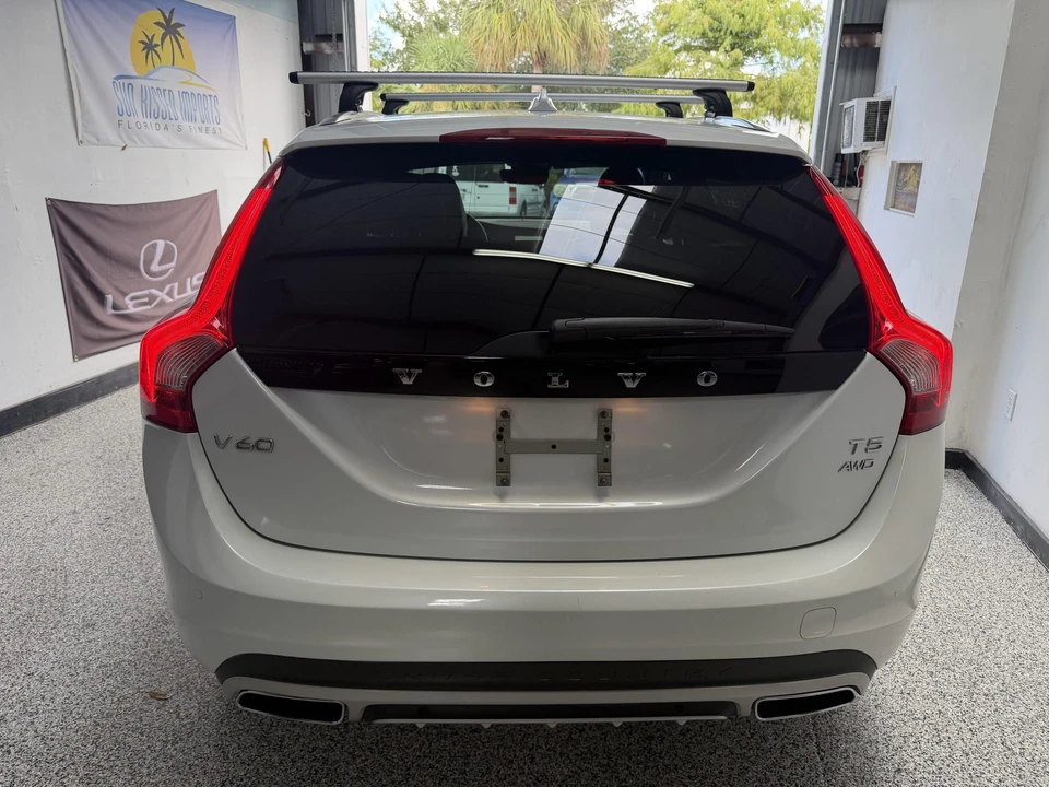 2016 Volvo V60 1st Gen - Image 15 of 31
