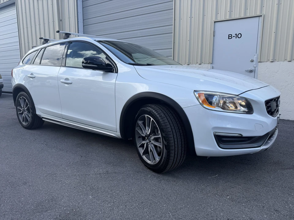 2016 Volvo V60 1st Gen - Image 9 of 31