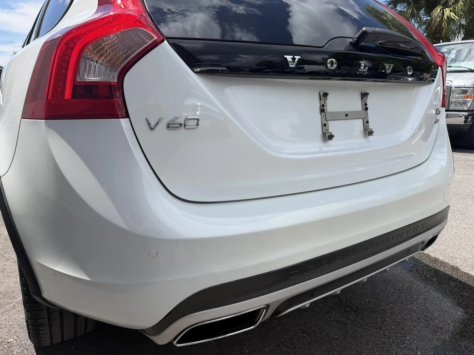 2016 Volvo V60 1st Gen - Image 26 of 31