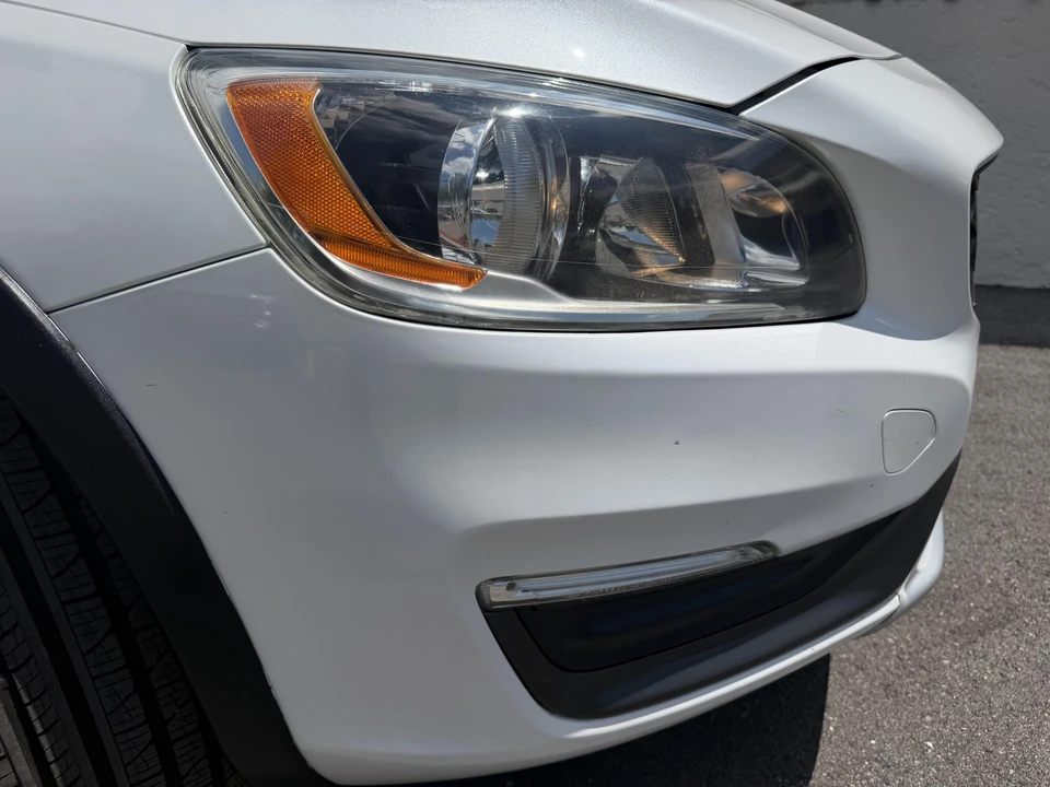 2016 Volvo V60 1st Gen - Image 23 of 31