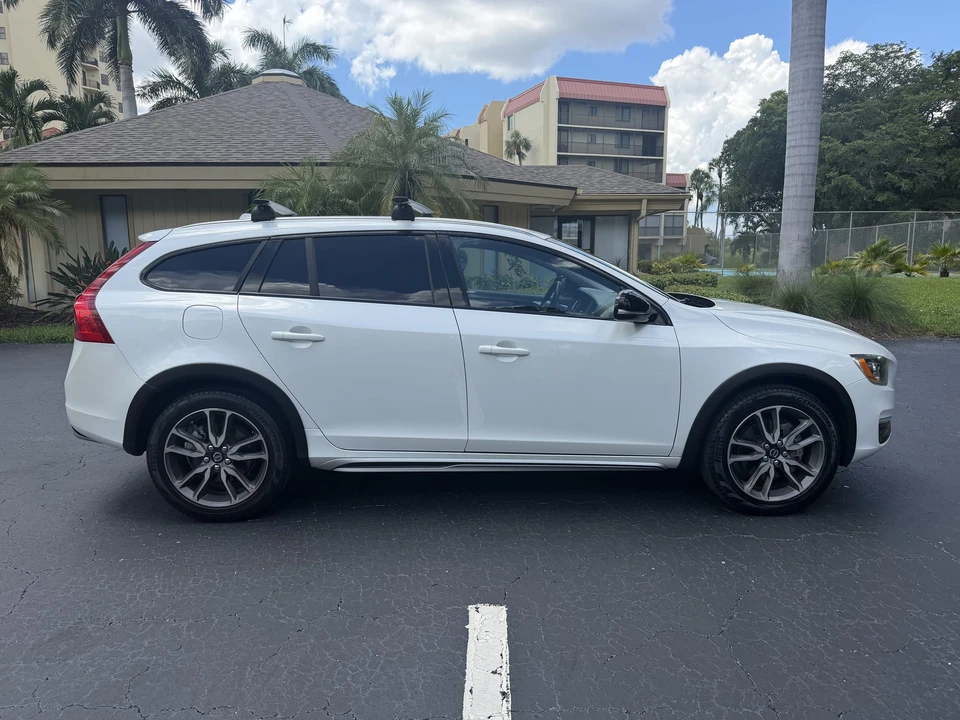 2016 Volvo V60 1st Gen - Image 7 of 31