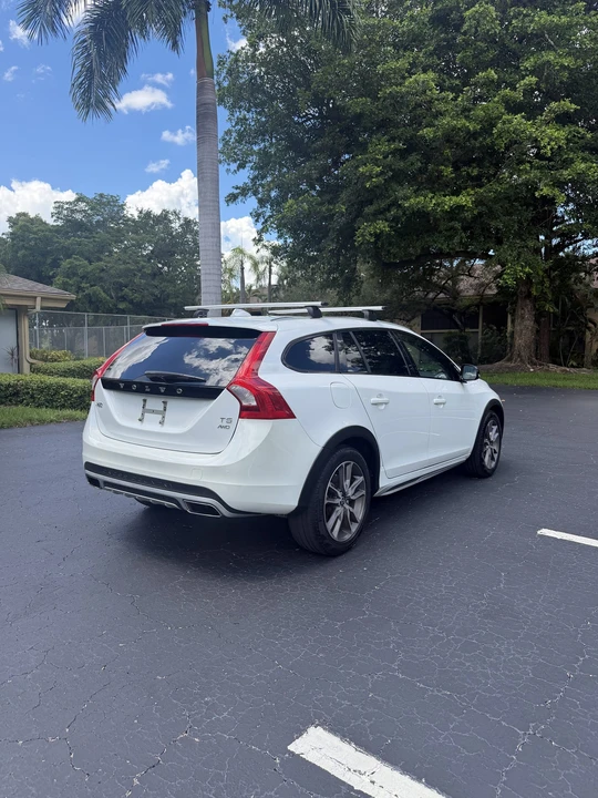 2016 Volvo V60 1st Gen - Image 6 of 31