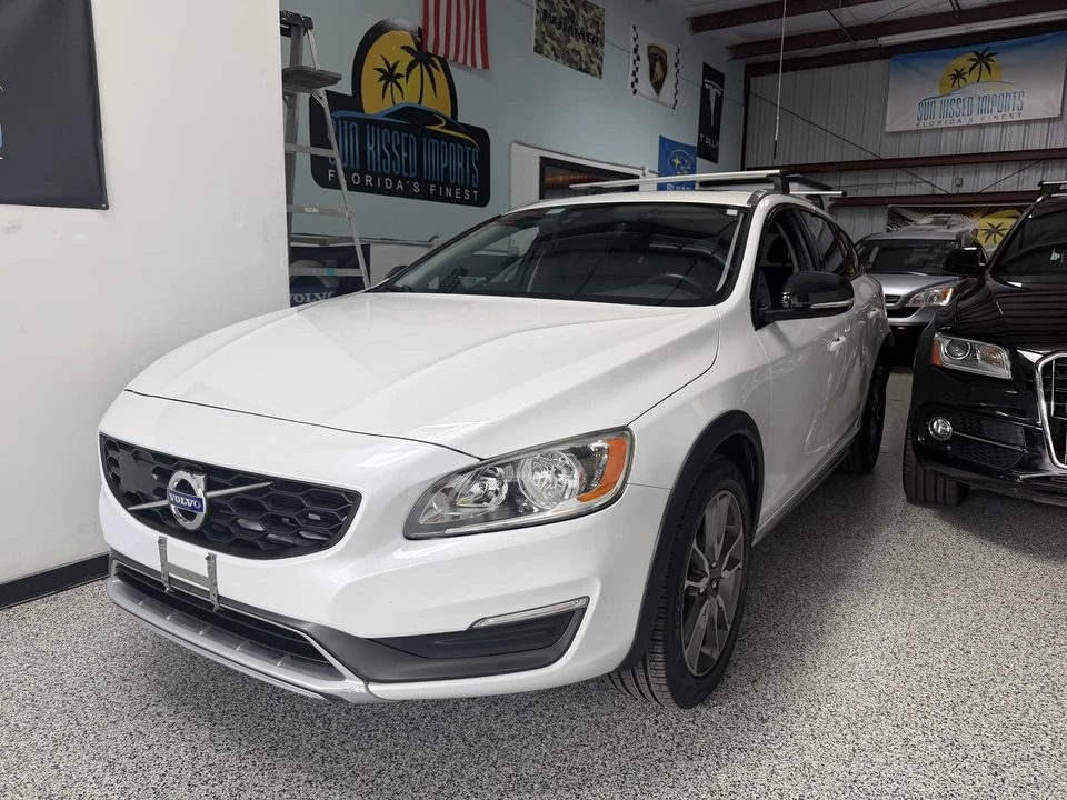 2016 Volvo V60 1st Gen - Image 11 of 31