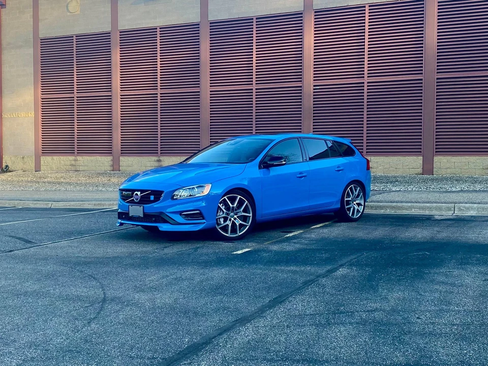 2016 Volvo V60 1st Gen - Image 9 of 31