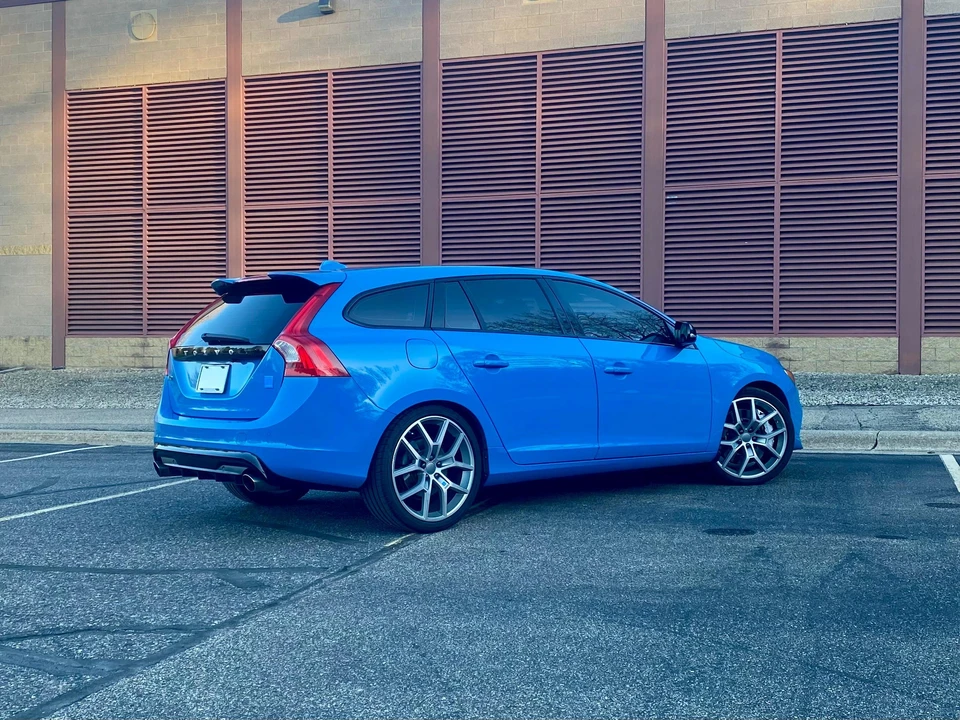 2016 Volvo V60 1st Gen - Image 13 of 31
