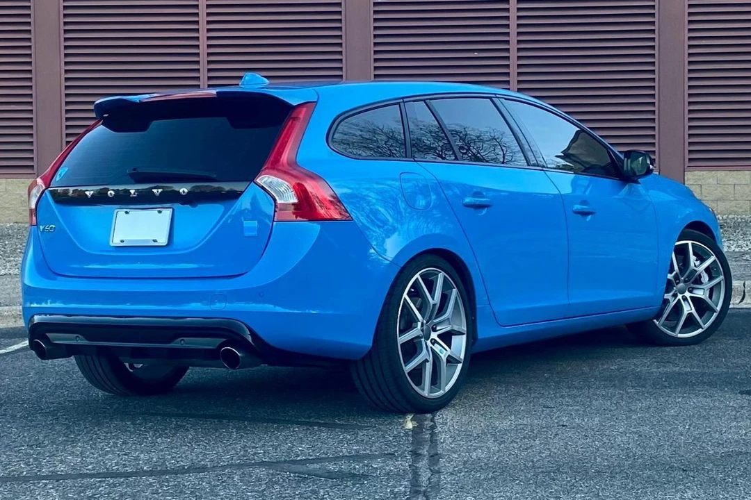 2016 Volvo V60 1st Gen - Image 4 of 31