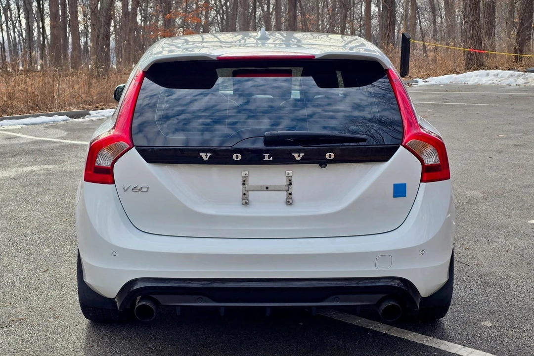 2016 Volvo V60 1st Gen - Image 5 of 31