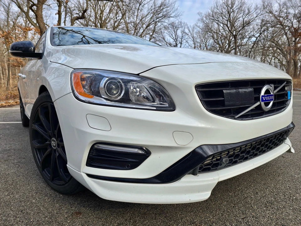 2016 Volvo V60 1st Gen - Image 15 of 31