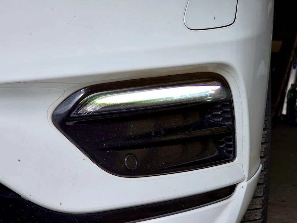 2016 Volvo V60 1st Gen - Image 28 of 31