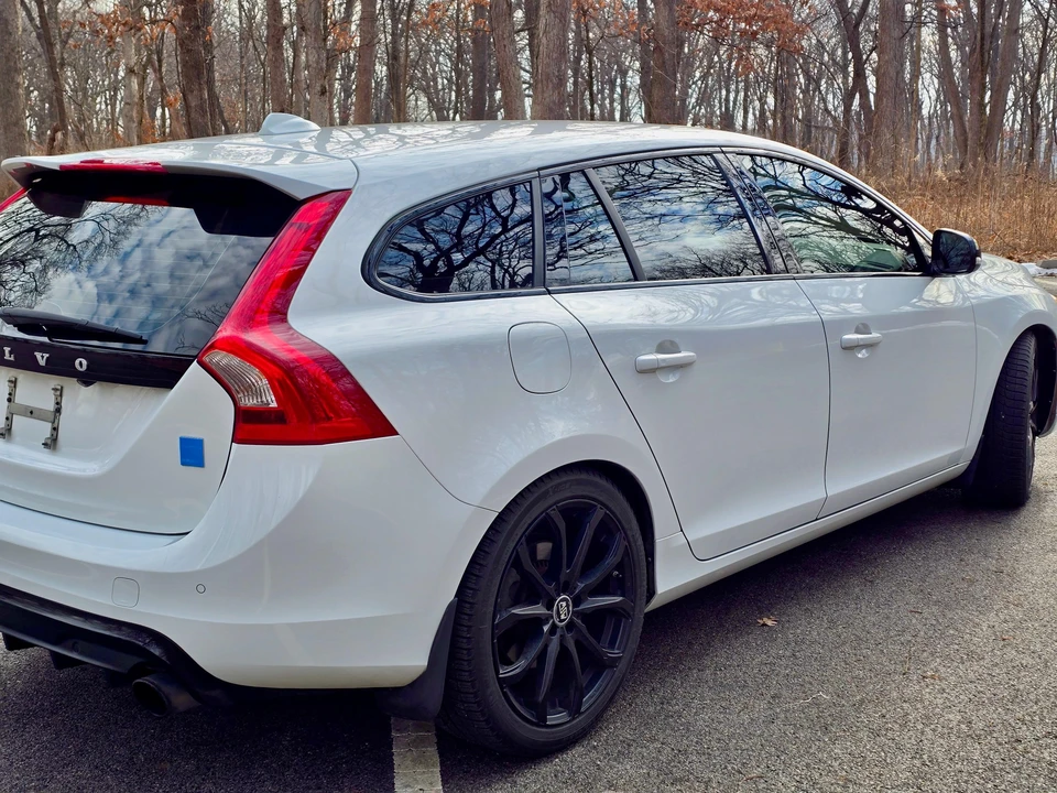 2016 Volvo V60 1st Gen - Image 13 of 31