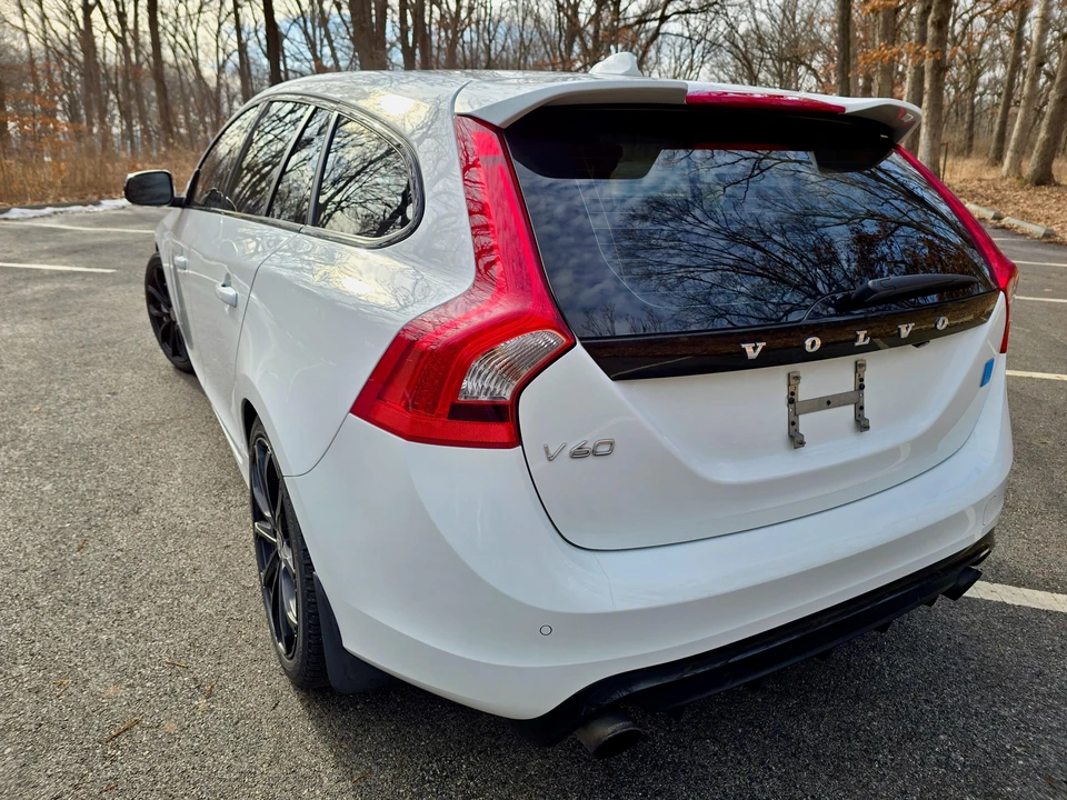 2016 Volvo V60 1st Gen - Image 10 of 31