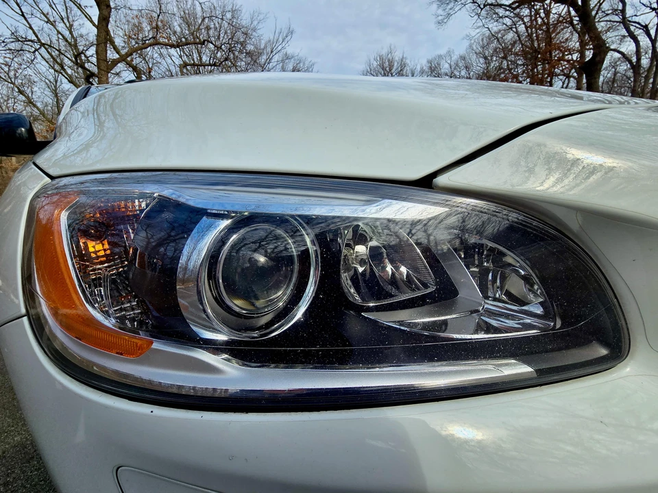 2016 Volvo V60 1st Gen - Image 18 of 31