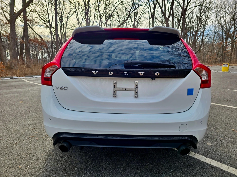 2016 Volvo V60 1st Gen - Image 11 of 31