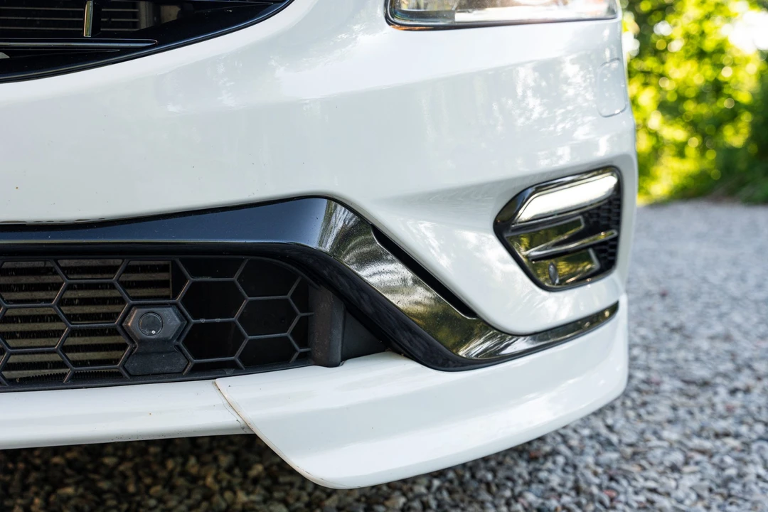 2016 Volvo V60 1st Gen - Image 14 of 31