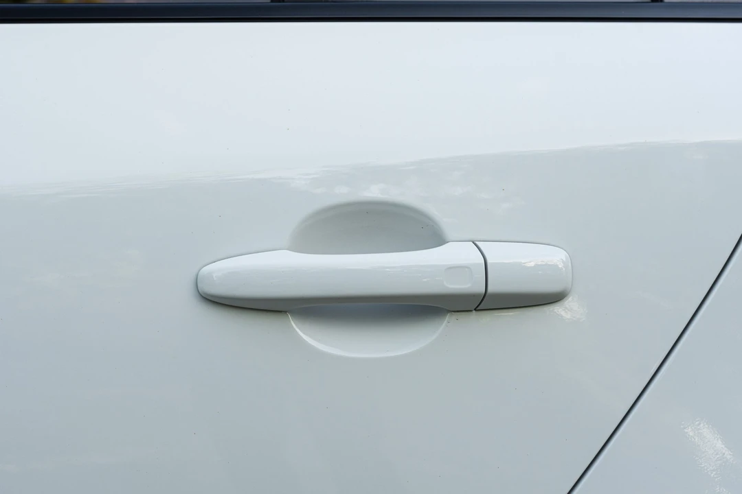 2016 Volvo V60 1st Gen - Image 27 of 31