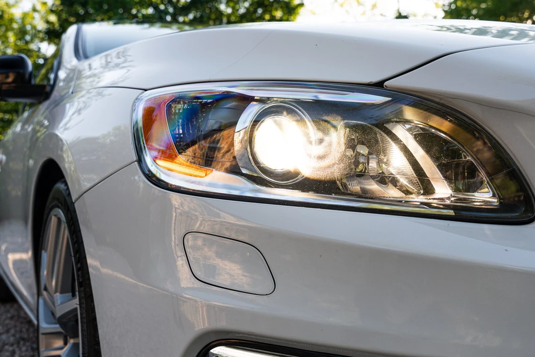2016 Volvo V60 1st Gen - Image 12 of 31