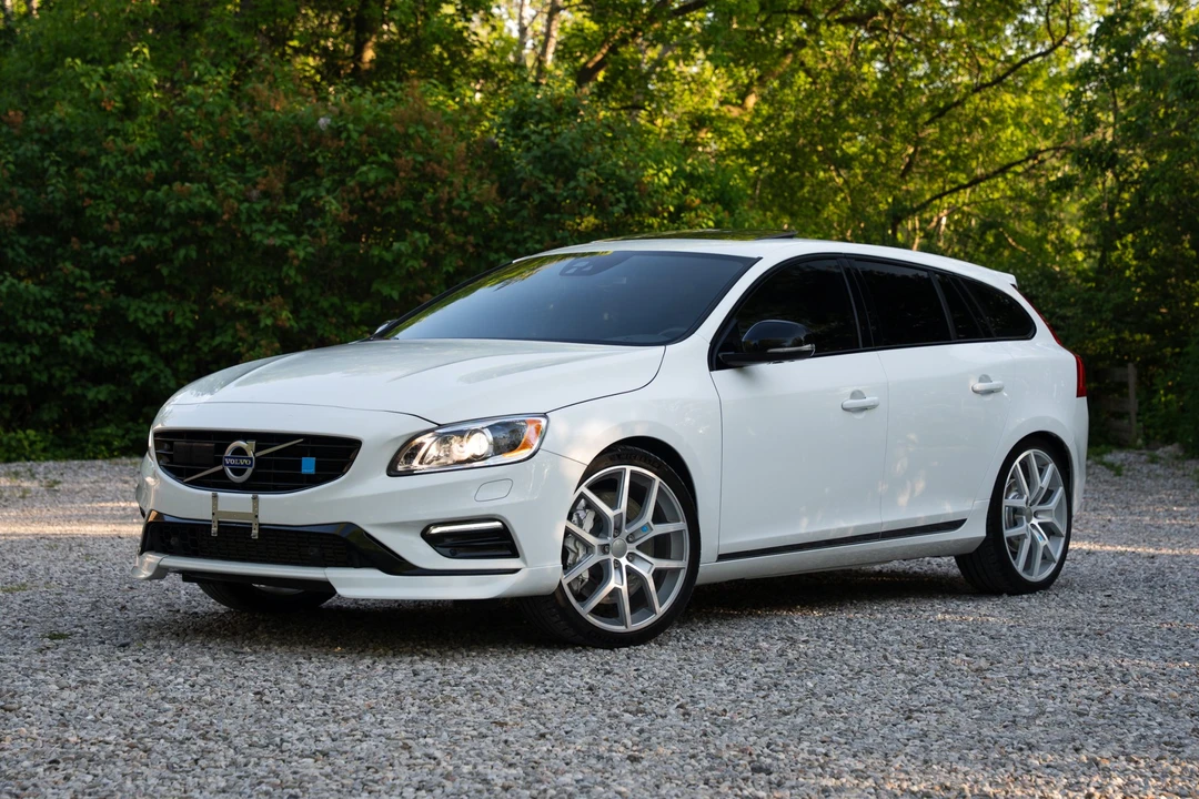 2016 Volvo V60 1st Gen - Image 2 of 31