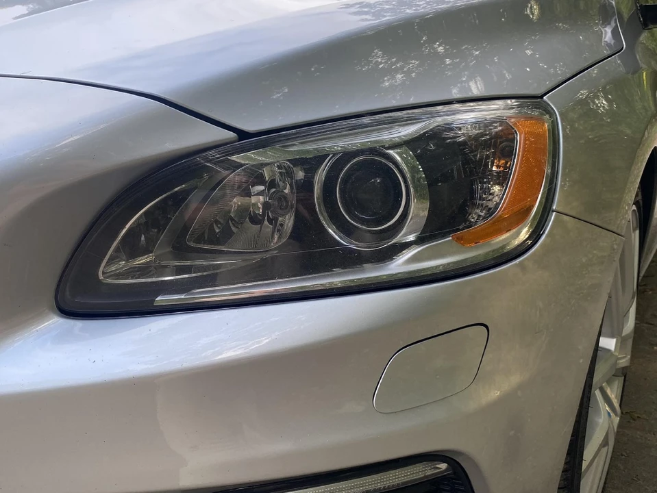 2016 Volvo V60 1st Gen - Image 9 of 15