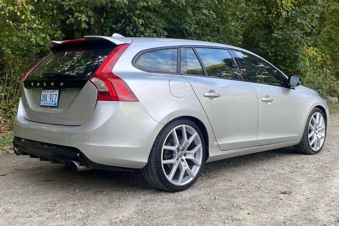 2016 Volvo V60 1st Gen - Image 4 of 15