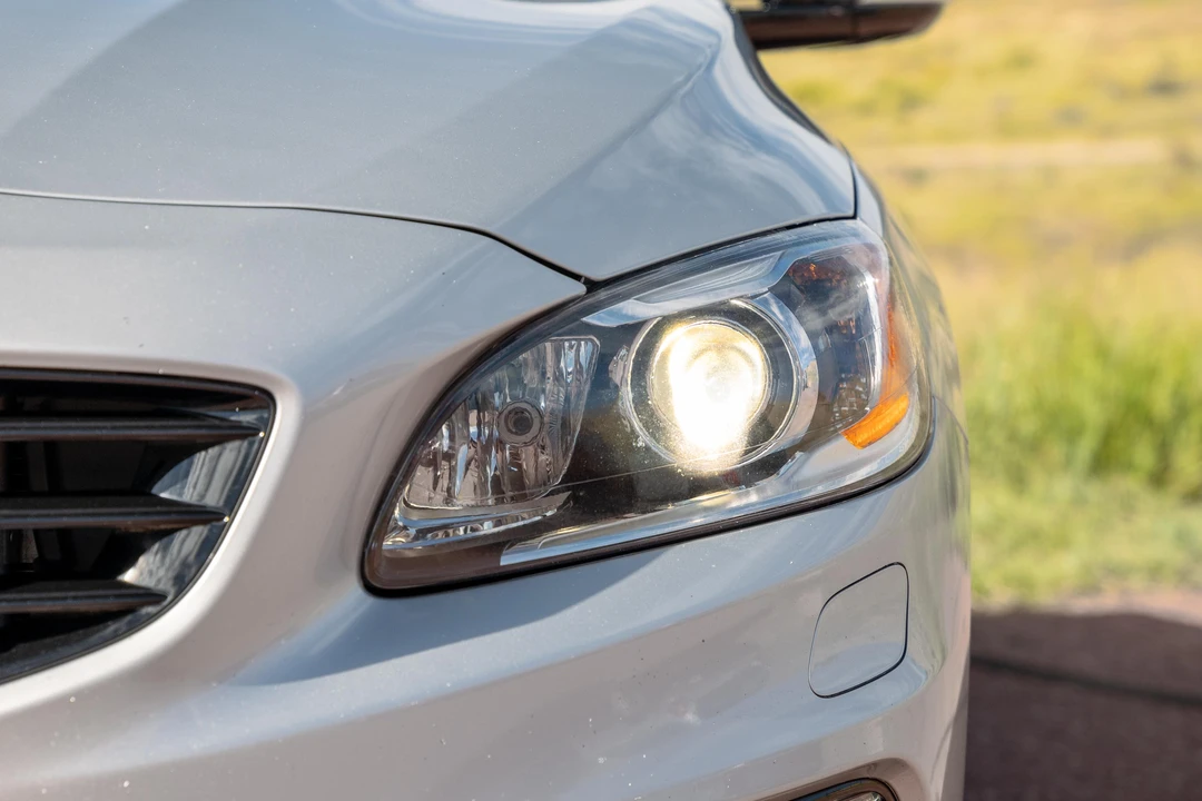 2016 Volvo V60 1st Gen - Image 13 of 31