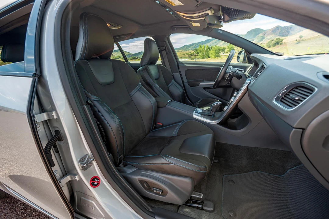 2016 Volvo V60 1st Gen - Image 27 of 31