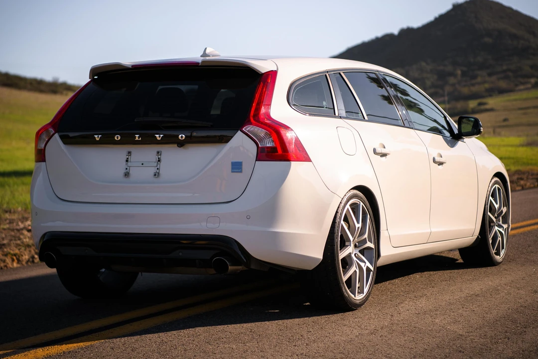 2016 Volvo V60 1st Gen - Image 12 of 31