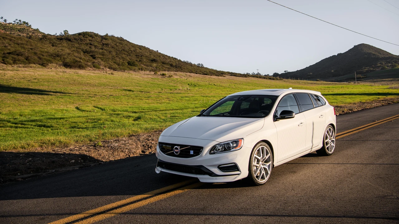 2016 Volvo V60 1st Gen - Image 8 of 31