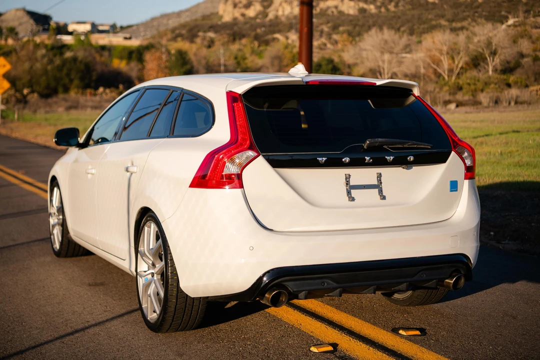 2016 Volvo V60 1st Gen - Image 11 of 31