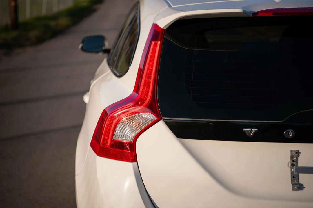 2016 Volvo V60 1st Gen - Image 22 of 31