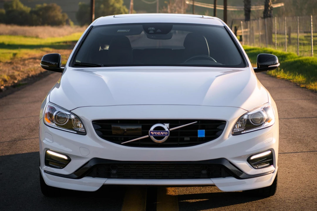 2016 Volvo V60 1st Gen - Image 2 of 31