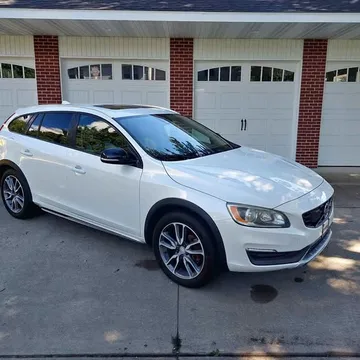 2016 Volvo V60 T5 Cross Country Platinum Wagon 4D