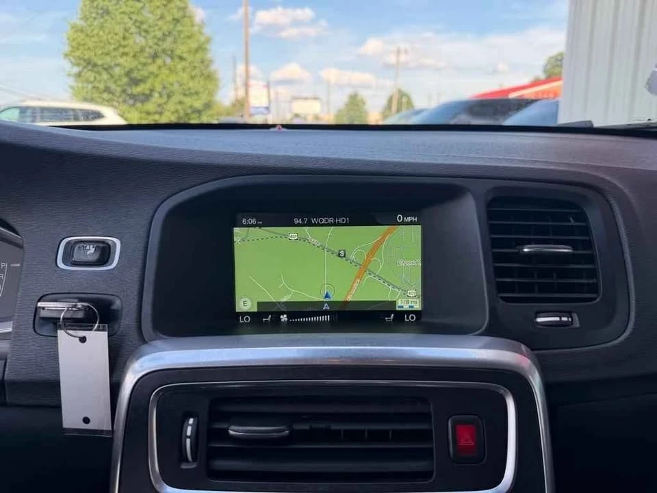 2016 Volvo V60 1st Gen - Image 14 of 16