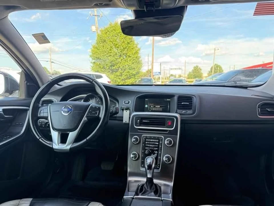 2016 Volvo V60 1st Gen - Image 10 of 16