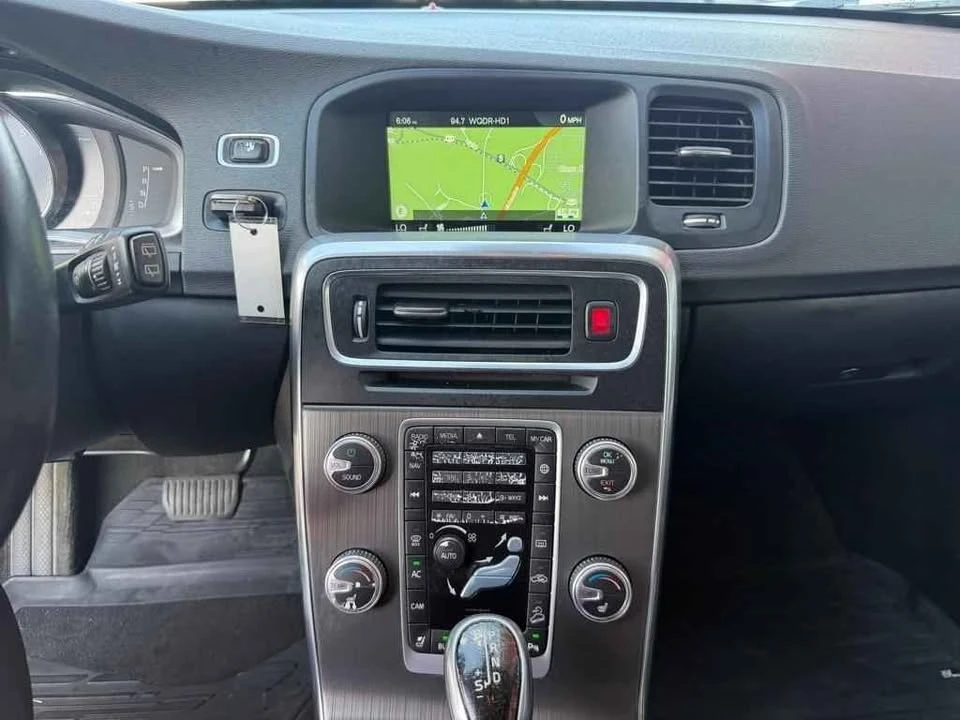 2016 Volvo V60 1st Gen - Image 13 of 16