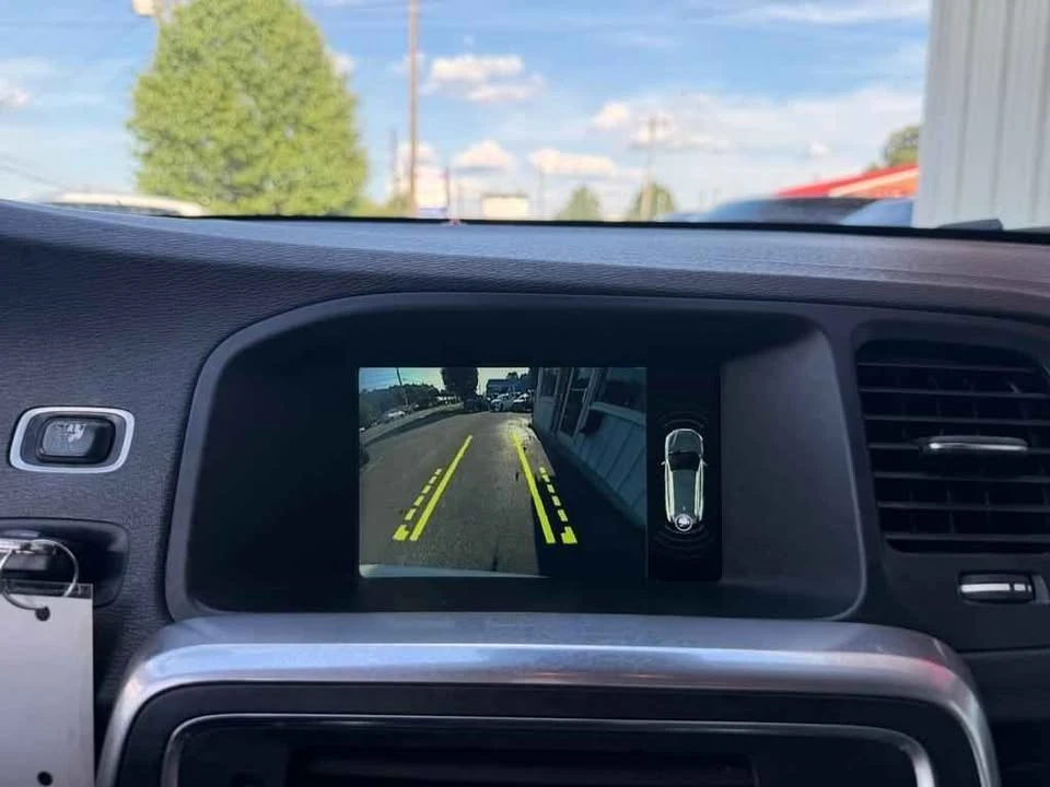 2016 Volvo V60 1st Gen - Image 15 of 16
