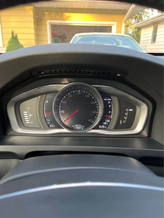 2016 Volvo V60 1st Gen - Image 8 of 16