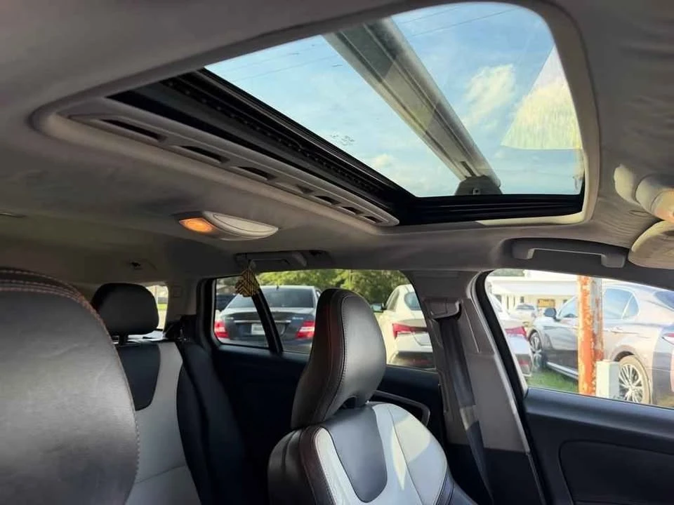 2016 Volvo V60 1st Gen - Image 12 of 16