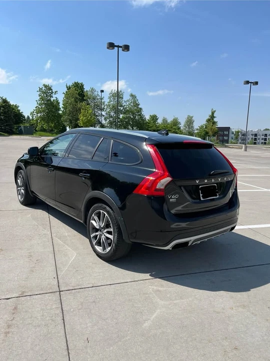 2016 Volvo V60 1st Gen - Image 5 of 16